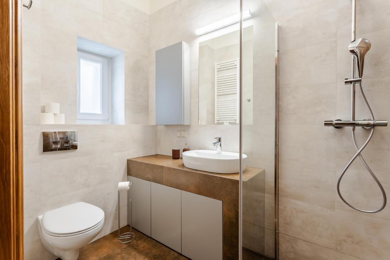 Two Bedroom Very Berry Apartment In Poznan With Desk By Noclegi Renters Exterior photo