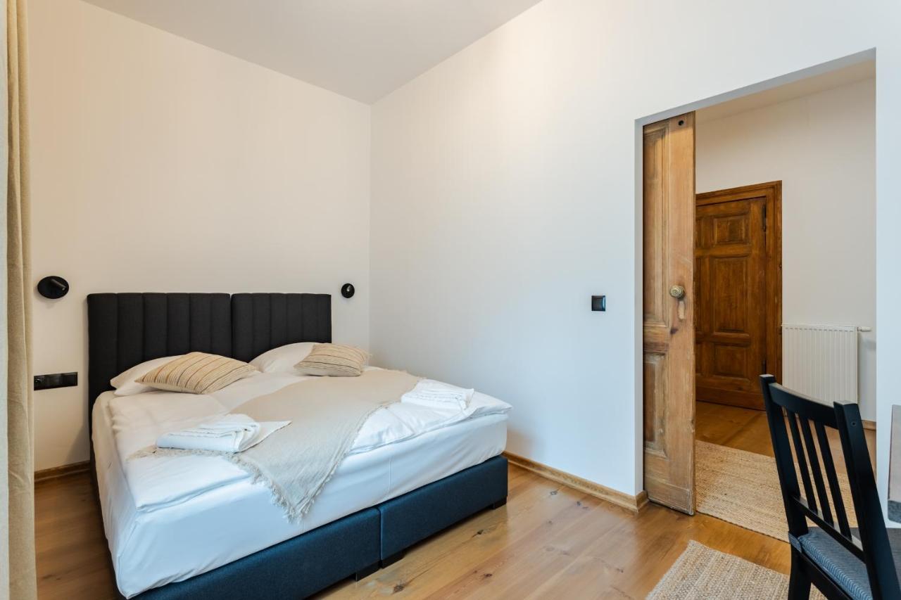 Two Bedroom Very Berry Apartment In Poznan With Desk By Noclegi Renters Exterior photo