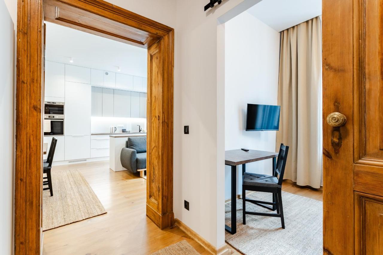 Two Bedroom Very Berry Apartment In Poznan With Desk By Noclegi Renters Exterior photo